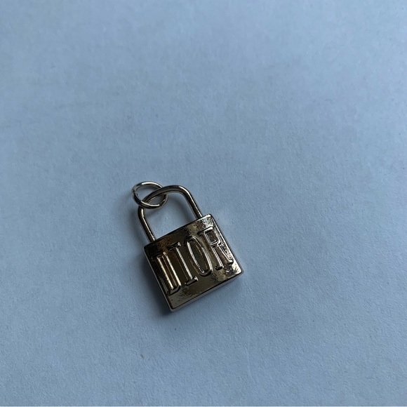 Dior Lock Zipper Pull - Picture 2 of 3
